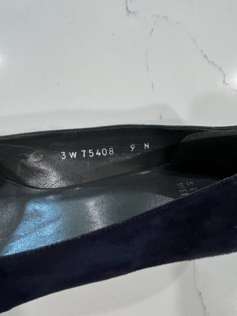 Stuart Weitzman Women's Navy Blue Suede Kitten Heels Size 9 N